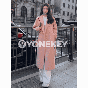 Gyzlar üçin niýetlenen palto