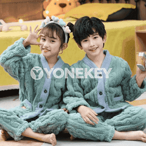 Çagalar üçin pižama.