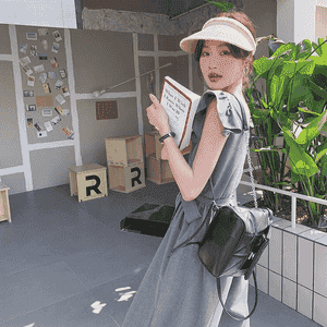 Zenanlar üçin niýetlenen kombinezon 