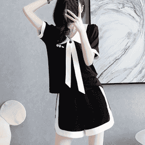 Gyzlar üçin niýetlenen komplekt kofta+şortik