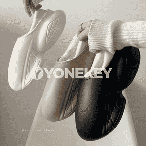 Gyzlarymyz üçin suw geçirmeýän gar aýakgaplary.