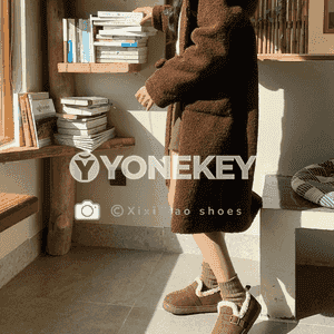  Gyzlar üçin birkenstock aýakgaplary.