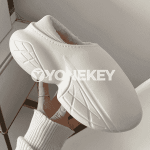 Gyzlarymyz üçin suw geçirmeýän gar aýakgaplary.