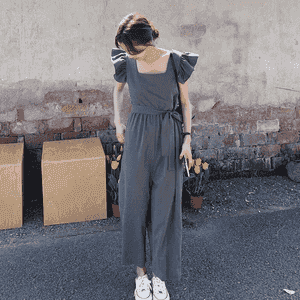 Zenanlar üçin niýetlenen kombinezon 