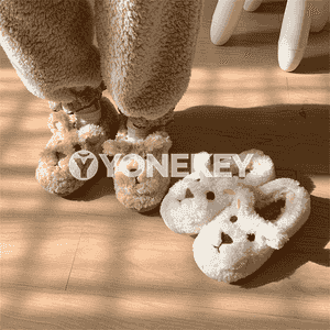 Gyzlar üçin ýumşajyk tüýlüje öý aýakgaplary.