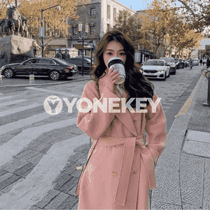 Gyzlar üçin niýetlenen palto