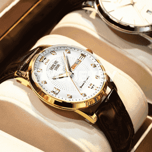 Erkekler üçin goşar sagat.