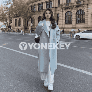 Gyzlar üçin niýetlenen palto