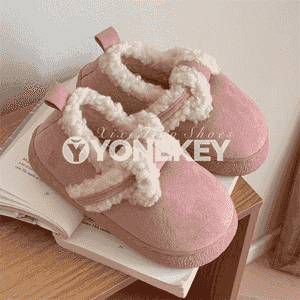 Gyzlar üçin gyş öý aýakgaplar.