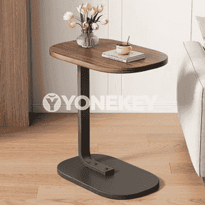 Owadan reňklerde kiçi stollar