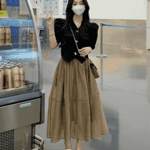 Gyzlar üçin niýetlenen kofta+ýubka