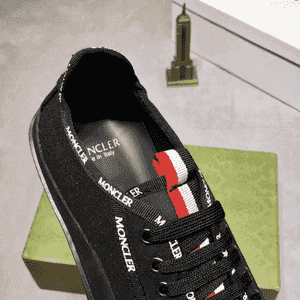 Erkekler üçin niýetlenen krasowka 