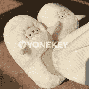 Gyşda ýakymly ýumşajyk öý aýakgaplary.