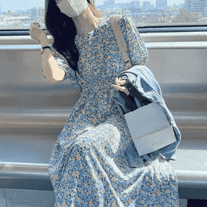 Täze dizaýnda zenanlar üçin ajaýyp tomus köýnek.