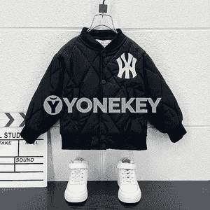 Oglanjyklar üçin ýuka kurtka.