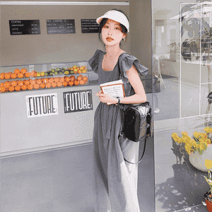 Zenanlar üçin niýetlenen kombinezon 