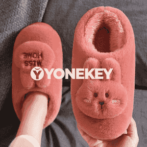 Gyzlar üçin niýetlenen sütükli mahmal şypbyk 