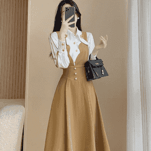 Gyzlar üçin niýetlenen komplekt sarafan+bluzka