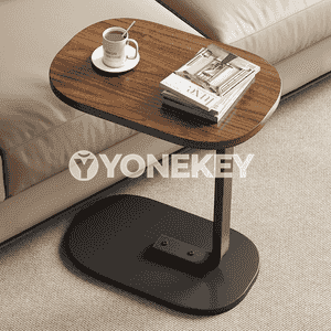 Owadan reňklerde kiçi stollar