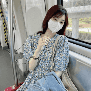 Täze dizaýnda zenanlar üçin ajaýyp tomus köýnek.