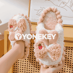 Gyzlar üçin niýetlenen sütükli mahmal şypbyk 