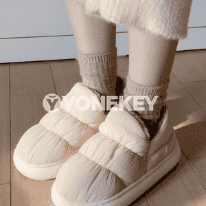 Gyzlar üçin gyş aýakgaplar.