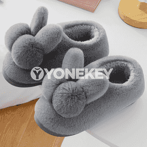 Gyzlar üçin niýetlenen sütükli mahmal şypbyk 