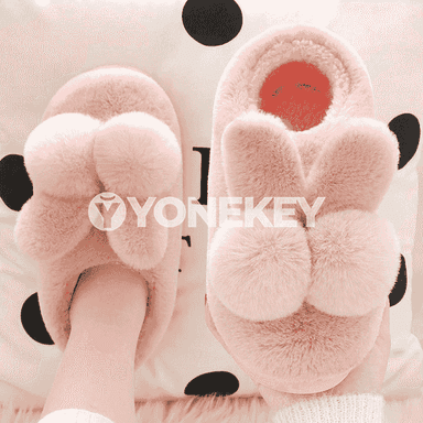 Gyzlar üçin niýetlenen sütükli mahmal şypbyk 