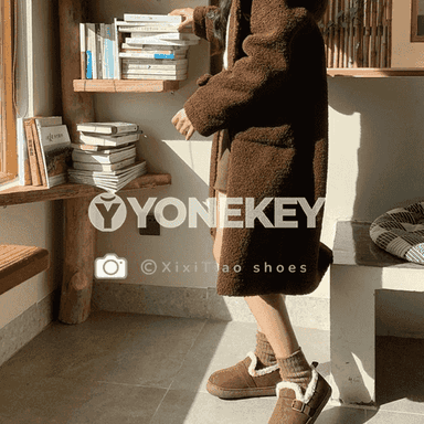  Gyzlar üçin birkenstock aýakgaplary.