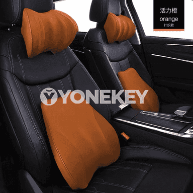 Awtoulag oturgyjy üçin niýetlenen ýumşak ýassyklar.