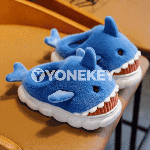 Çagalar üçin akula şekiljikli şypbyk