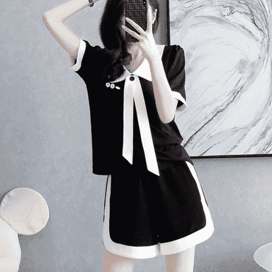 Gyzlar üçin niýetlenen komplekt kofta+şortik