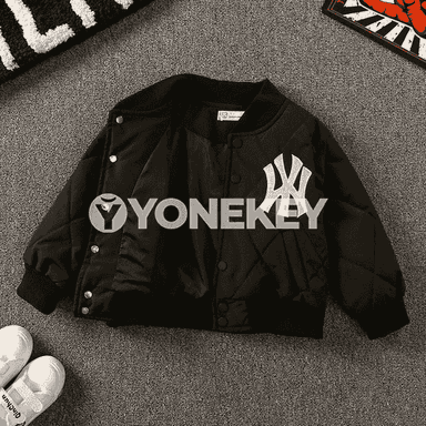 Oglanjyklar üçin ýuka kurtka.