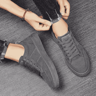 Erkekler üçin niýetlenen aýakgaplar.