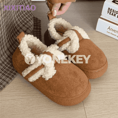 Gyzlar üçin gyş öý aýakgaplar.