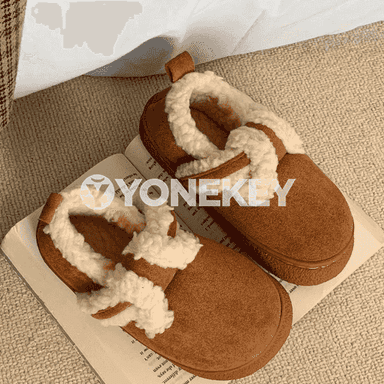 Gyzlar üçin gyş öý aýakgaplar.