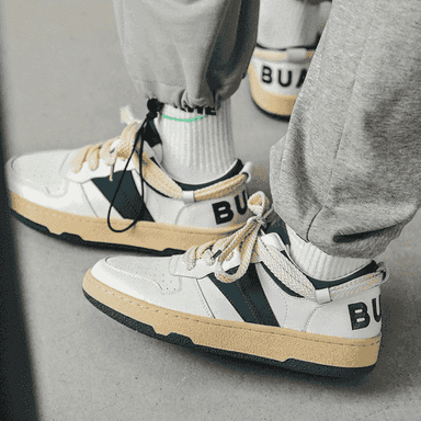 Oglanlar üçin niýetlenen krasowkalar.