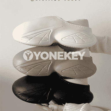 Gyzlarymyz üçin suw geçirmeýän gar aýakgaplary.