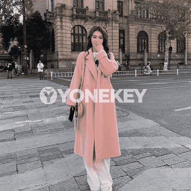 Gyzlar üçin niýetlenen palto