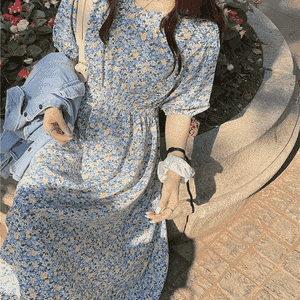 Täze dizaýnda zenanlar üçin ajaýyp tomus köýnek.