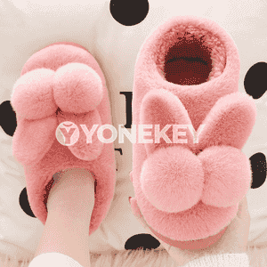 Gyzlar üçin niýetlenen sütükli mahmal şypbyk 