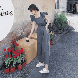 Zenanlar üçin niýetlenen kombinezon 