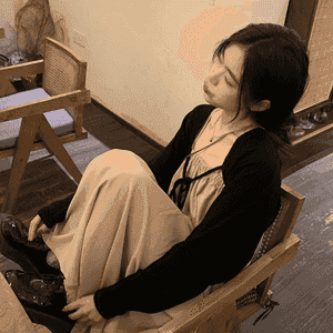 Zenlar üçin köýnekler.