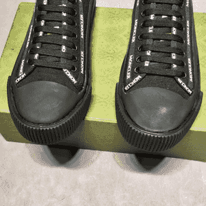 Erkekler üçin niýetlenen krasowka 